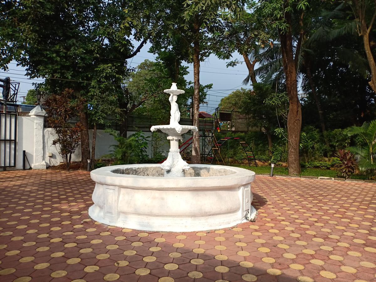 Oyo 11395 Hotel Ritz Heritage Lonavala Exterior photo