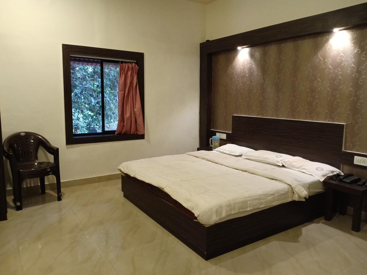 Oyo 11395 Hotel Ritz Heritage Lonavala Exterior photo